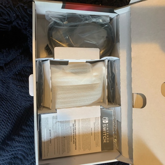 Nintendo switch - Picture 3 of 3